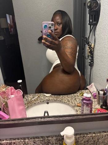 Shadow, 26  female escort, Wilmington