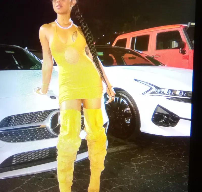 escort photo 1